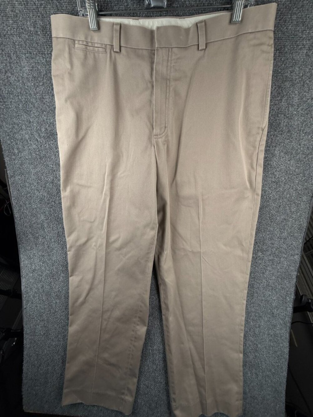 LL Bean Beige Classic Fit 36x31.5 Straight Fit Cotton Pants Flat Front Adult Men